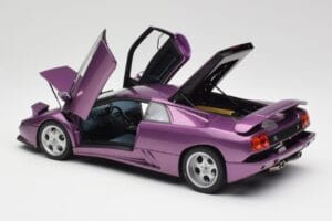 Lamborghini Diablo SE30 Anniversary Edition Morado Metálico AUTOart 1:18 79158 Metal - imagen 5 de 8