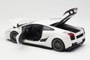 Lamborghini Gallardo Superleggera Monocerus Metallic Blanco AUTOart 1:18 74585 Metal - imagen 5 de 8