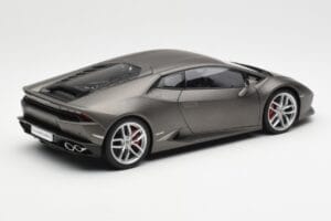 Lamborghini Huracan LP610-4 Gris AUTOart 1:18 74606 Compuesto - imagen 3 de 8