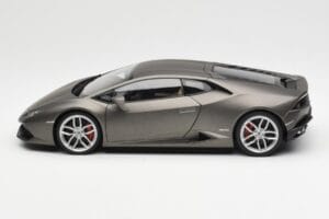 Lamborghini Huracan LP610-4 Gris AUTOart 1:18 74606 Compuesto - imagen 4 de 8