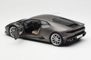 Lamborghini Huracan LP610-4 Gris AUTOart 1:18 74606 Compuesto - imagen 5 de 8