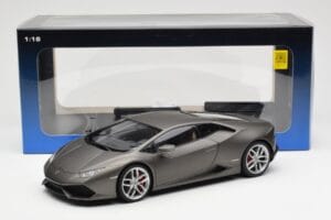 Lamborghini Huracan LP610-4 Gris AUTOart 1:18 74606 Compuesto - imagen 8 de 8