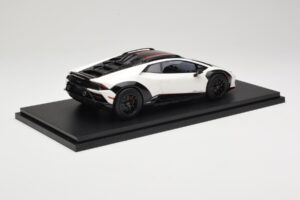 Lamborghini Huracan Sterrato No. 63 Blanco TopSpeed 1:18 TS0610 Resina - imagen 2 de 6