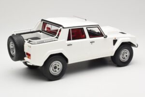 Lamborghini LM002 Blanco Kyosho 1:18 GTS18508W Resina - imagen 2 de 6