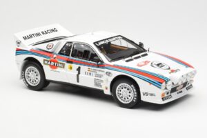Lancia 037 Martini #1 W. Rohrl / C. Geistdorfer Winner Rally Monte Carlo 1983 Version Noche Kyosho 1:18 08306A Metal - imagen 6 de 8