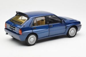 Lancia Delta HF Integrale Evo II Azul Kyosho 1:18 08341BL Metal - imagen 3 de 8