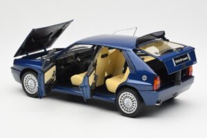 Lancia Delta HF Integrale Evo II Azul Kyosho 1:18 08341BL Metal - imagen 5 de 8