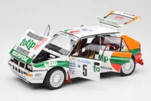 Lancia Delta HF Integrale Evo II Totip #5 A. Aghini / S. Farnocchia Rally Monte Carlo 1993 Kyosho 1:18 08348F Metal - imagen 2 de 8