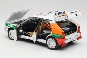 Lancia Delta HF Integrale Evo II Totip #5 A. Aghini / S. Farnocchia Rally Monte Carlo 1993 Kyosho 1:18 08348F Metal - imagen 5 de 8