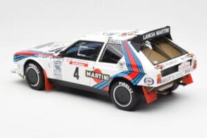 Lancia Delta S4 Martini #4 H. Toivonen / S. Cresto Rally Tour de Corse 1986 AUTOart 1:18 88620 Metal - imagen 7 de 8