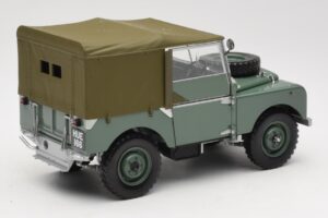 Land Rover 88 Series I Verde Minichamps 1:18 150168900 Metal - imagen 3 de 8