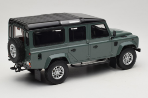 Land Rover Defender Station Wagon Keswick Green GT Spirit 1:18 GT527 Resina - imagen 2 de 6