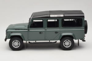 Land Rover Defender Station Wagon Keswick Green GT Spirit 1:18 GT527 Resina - imagen 3 de 6