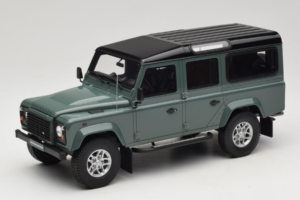 Land Rover Defender Station Wagon Keswick Green GT Spirit 1:18 GT527 Resina