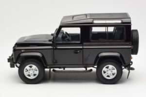 Land Rover Defender 90 Santorini Negro Metalizado Kyosho 1:18 08901BK Metal - imagen 4 de 8