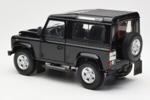 Land Rover Defender 90 Santorini Negro Metalizado Kyosho 1:18 08901BK Metal - imagen 7 de 8