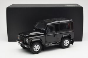 Land Rover Defender 90 Santorini Negro Metalizado Kyosho 1:18 08901BK Metal - imagen 8 de 8