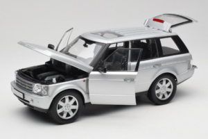 Land Rover Range Rover L322 Plata Welly 1:18 12536W Metal - imagen 2 de 8