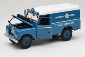 Land Rover Series III 109 Soft Top Motorway Patrol Azul Eagles Race 1:18 4403 Metal - imagen 2 de 8