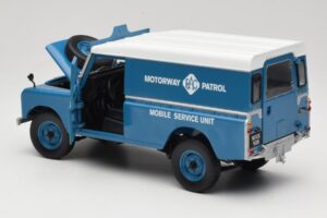 Land Rover Series III 109 Soft Top Motorway Patrol Azul Eagles Race 1:18 4403 Metal - imagen 5 de 8