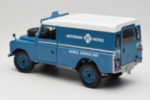 Land Rover Series III 109 Soft Top Motorway Patrol Azul Eagles Race 1:18 4403 Metal - imagen 7 de 8