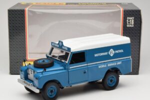 Land Rover Series III 109 Soft Top Motorway Patrol Azul Eagles Race 1:18 4403 Metal - imagen 8 de 8