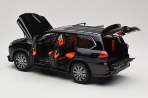 Lexus LX570 J200 Negro LCD 1:18 LCD18010-BL Metal - imagen 5 de 8