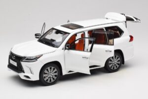 Lexus LX570 J200 Blanco LCD 1:18 LCD18010-WH Metal - imagen 2 de 8