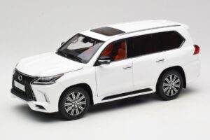 Lexus LX570 J200 Blanco LCD 1:18 LCD18010-WH Metal