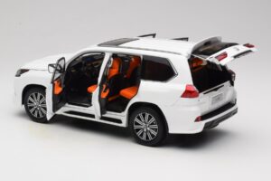 Lexus LX570 J200 Blanco LCD 1:18 LCD18010-WH Metal - imagen 5 de 8