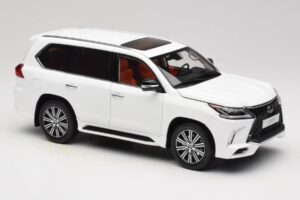 Lexus LX570 J200 Blanco LCD 1:18 LCD18010-WH Metal - imagen 6 de 8