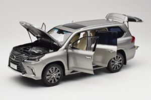 Lexus LX570 Sonic Titanio Kyosho 1:18 08955T Metal - imagen 2 de 8