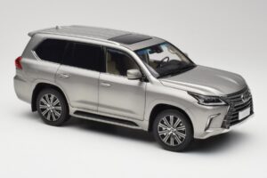 Lexus LX570 Sonic Titanio Kyosho 1:18 08955T Metal - imagen 6 de 8