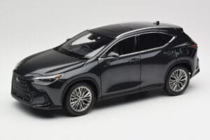 Lexus NX450h+ AZ20 Negro Kyosho 1:18 08968GBK Resina