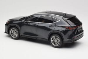 Lexus NX450h+ AZ20 Negro Kyosho 1:18 08968GBK Resina - imagen 7 de 8