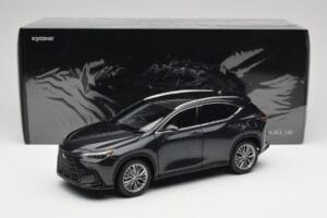Lexus NX450h+ AZ20 Negro Kyosho 1:18 08968GBK Resina - imagen 8 de 8