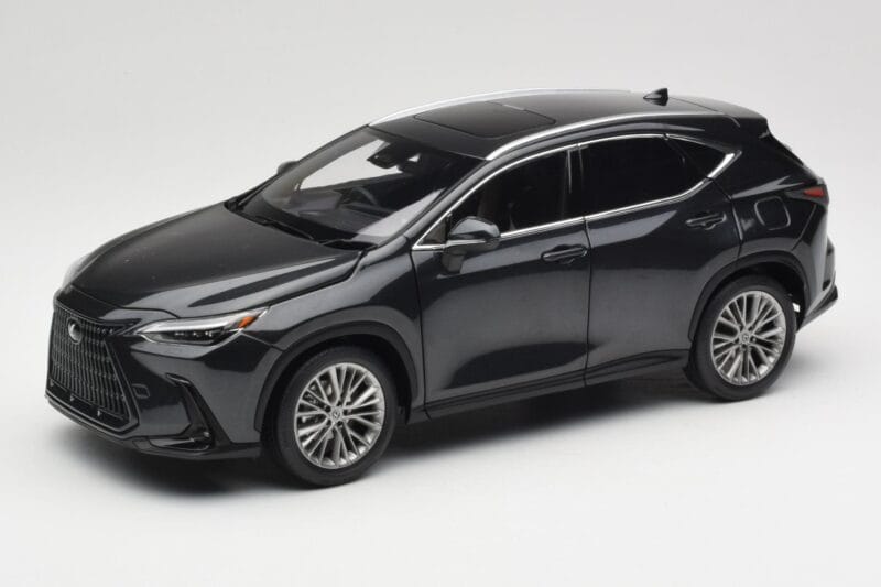 Lexus NX450h+ AZ20 Negro Kyosho 1:18 08968GBK Resina