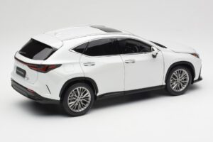 Lexus NX450h+ AZ20 Blanco Kyosho 1:18 08968Q Resina - imagen 3 de 8