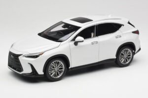 Lexus NX450h+ AZ20 Blanco Kyosho 1:18 08968Q Resina