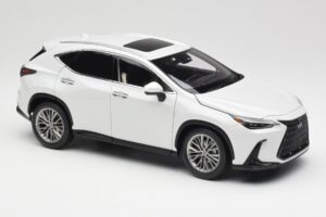 Lexus NX450h+ AZ20 Blanco Kyosho 1:18 08968Q Resina - imagen 6 de 8
