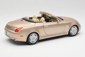 Lexus SC430 Beige Maisto 1:18 31629 Metal - imagen 3 de 8