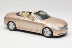 Lexus SC430 Beige Maisto 1:18 31629 Metal - imagen 6 de 8