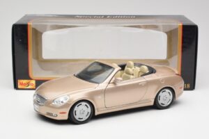 Lexus SC430 Beige Maisto 1:18 31629 Metal - imagen 8 de 8
