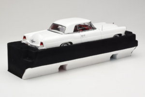 Lincoln Continental Mark II Blanco Road Signature 1:18 20078-P1 Metal - imagen 2 de 6