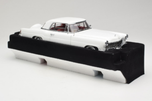 Lincoln Continental Mark II Blanco Road Signature 1:18 20078-P1 Metal - imagen 4 de 6