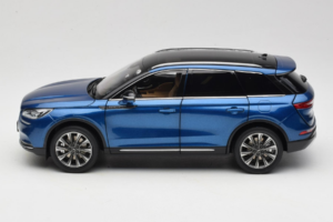 Lincoln Corsair Azul OEM 1:18 LINCOLN001 Metal - imagen 4 de 8