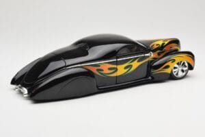Lincoln Zephyr Scrape Custom Negro con Llamas Hot Wheels 1:18 57319 Metal - imagen 3 de 8