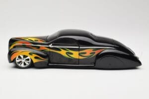 Lincoln Zephyr Scrape Custom Negro con Llamas Hot Wheels 1:18 57319 Metal - imagen 4 de 8