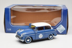 Lloyd Alexander TS #234 Azul Revell 1:18 08463 Metal - imagen 8 de 8