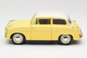Lloyd Alexander TS Amarillo Revell 1:18 08958 Metal - imagen 4 de 8